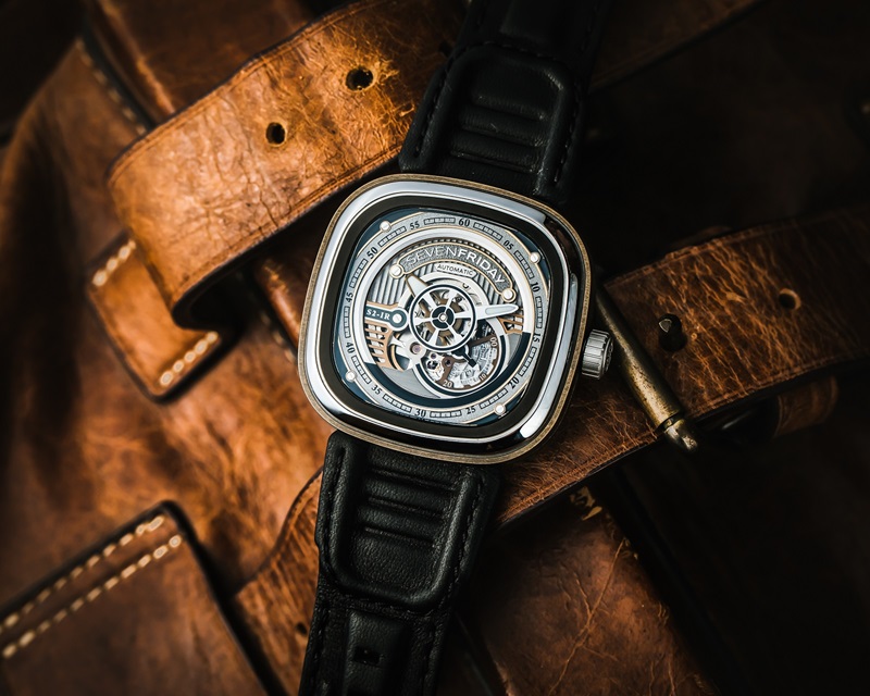 giá đồng hồ sevenfriday