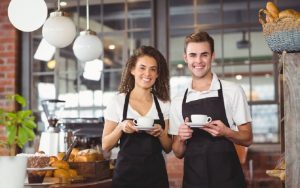 chi phí tuyển dụng và trả lương nhân viên
