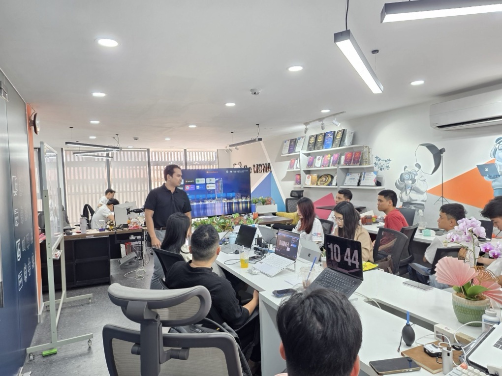 Không gian làm việc tại MONA